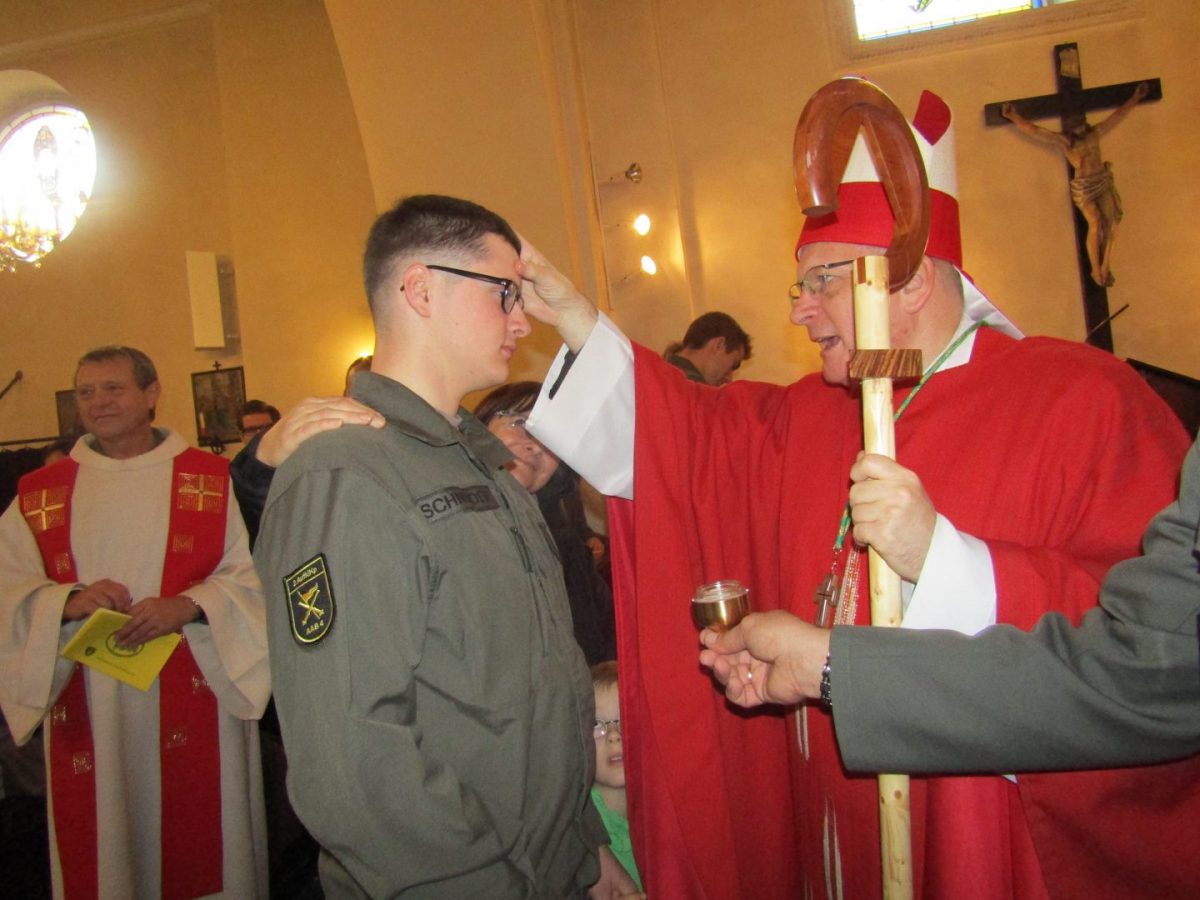 Soldatenfirmung mit Militärbischof Freistetter
