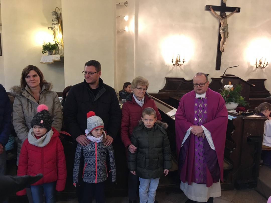 Familienmesse mit Vorstellung der Erstkommunionkinder am 1. Adventsonntag