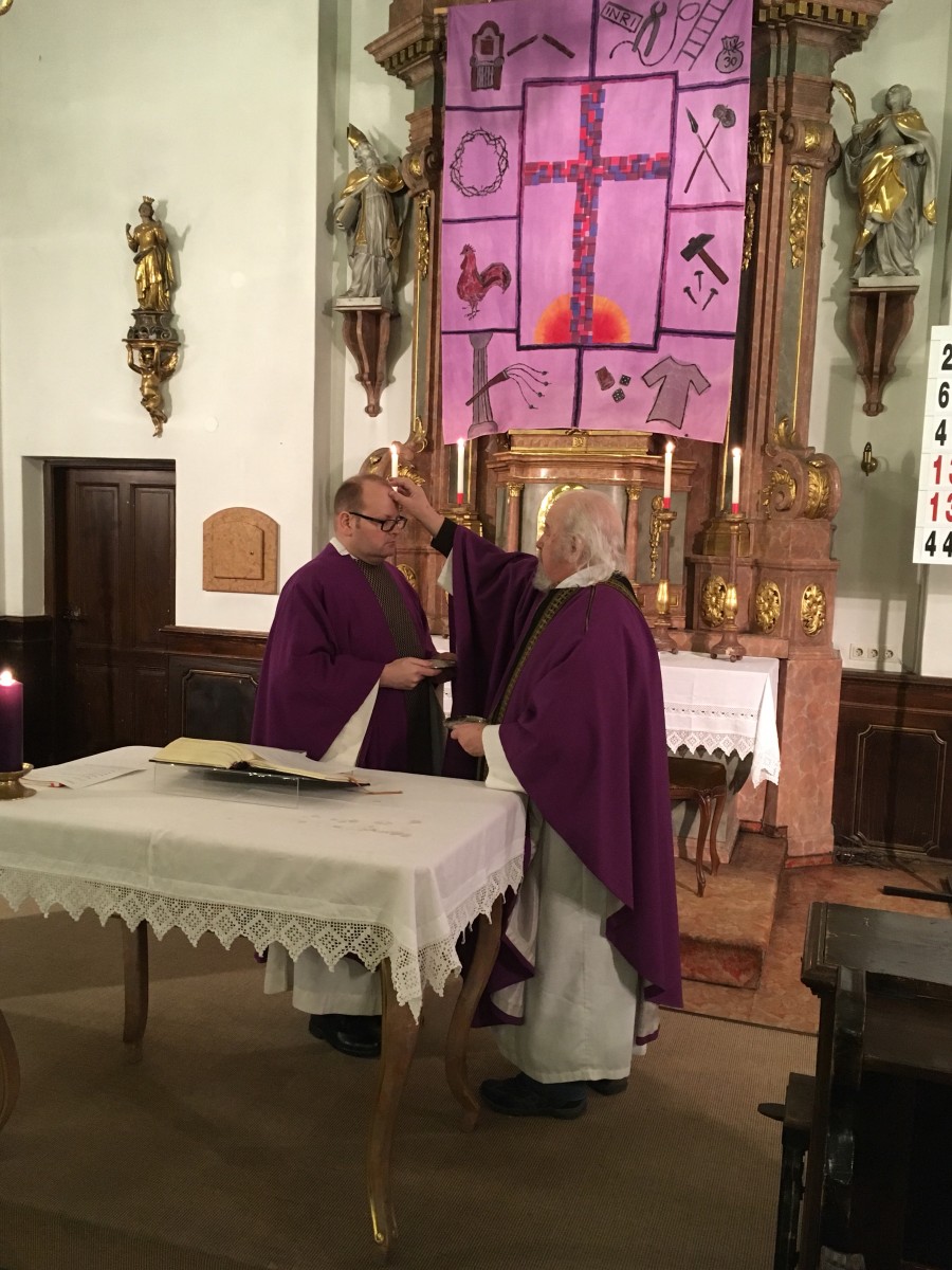 Aschermittwochsgottesdienst mit Auflegung des Aschenkreuzes