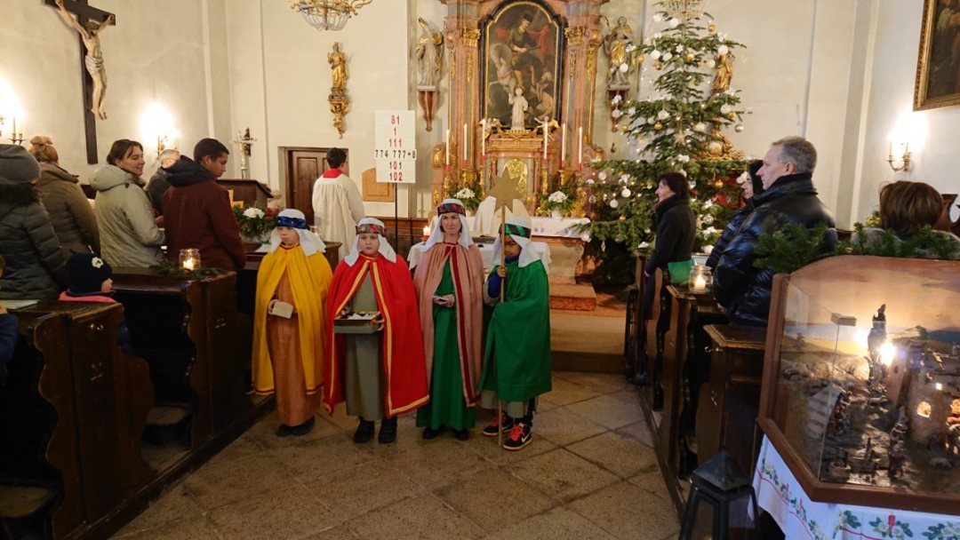 Familienmesse mit den Sternsingern am Dreikönigstag