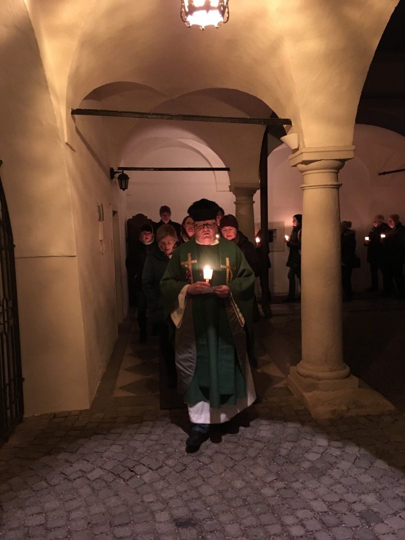 Abendmesse mit Kerzensegnung, Lichterprozession und Blasiussegen am 3. Februar 2019